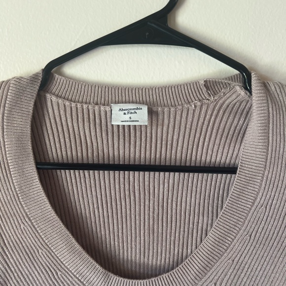 Abercrombie Cropped Sweater - Picture 3 of 3